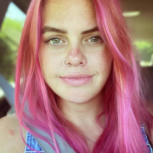 Meet your Posher, Mandy - Picture 1 of 1